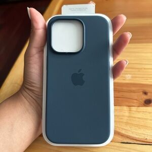 iPhone 14 Pro Silicone Case with MagSafe - Storm Blue